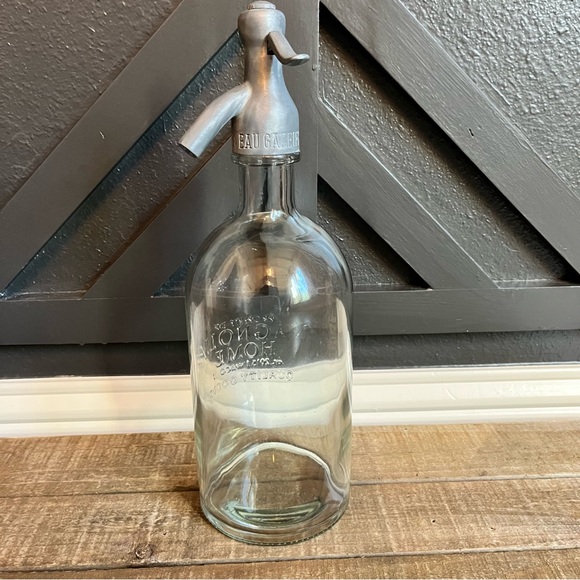 MAGNOLIA Home Waco, TX Quality Goods Clear Glass Seltzer Bottle - Picture 5 of 7